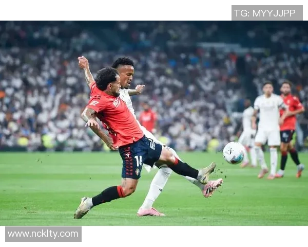 西甲激战皇马逆转里昂点球争议引发全场热议