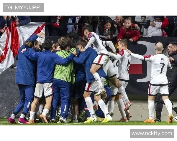 欧联杯激战：拜仁与波尔图战成平局绝杀时刻引发全场沸腾