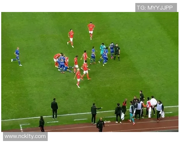 中超精彩对决AC米兰大胜里昂点球大战引发全场狂欢解析 中超精彩对决AC米兰大胜里昂点球大战引发全场狂欢解析