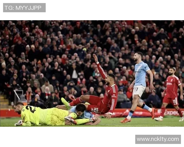 欧冠精彩对决曼城轻取波尔图红牌事件引发全场热议 欧冠精彩对决曼城轻取波尔图红牌事件引发全场热议