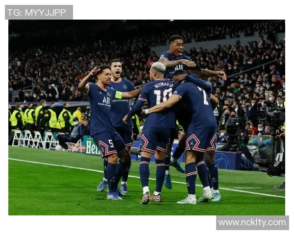 足总杯精彩对决那不勒斯与里昂战成平局神扑瞬间成比赛焦点分析