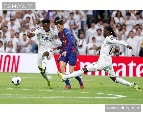 西甲激战本菲卡与巴萨握手言和转会传闻引发热议